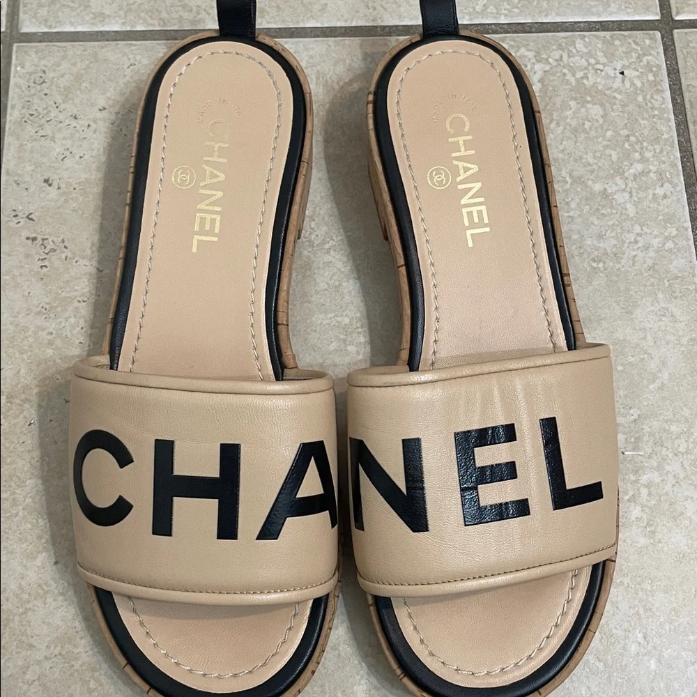 CHANEL Beige Leather Logo Cork Slide Sandals - Picture 2 of 5